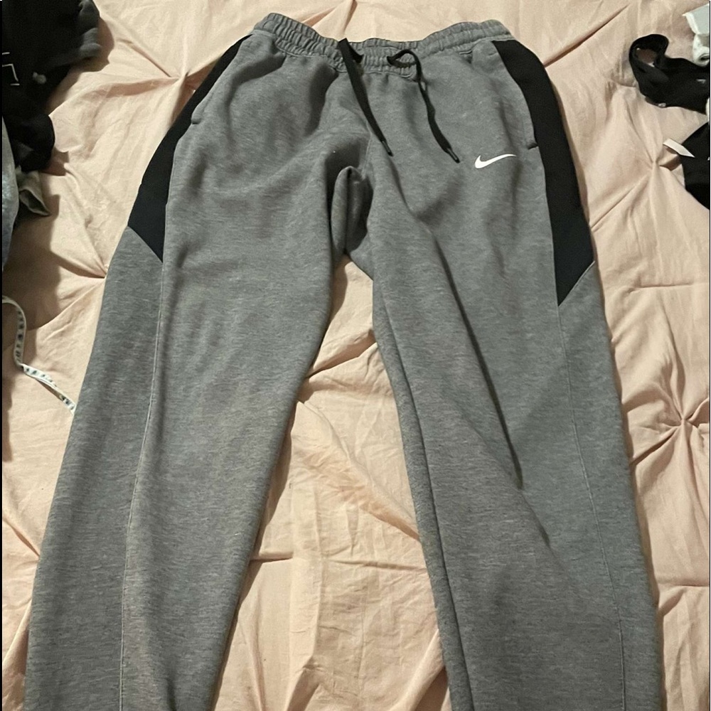 nike, medium